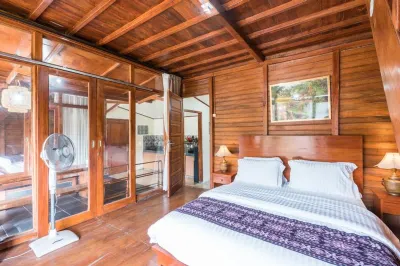 Nuanza Villa Kayu Hotels in Cisarua Subdistrict