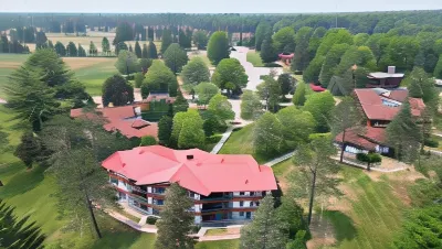 Otsego Resort Hotels near Pine Ridge Square