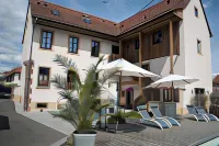 L'Ecurie d’Obernai Chambres d'Hôtes Hôtels à proximité de : Marche hebdomadaire