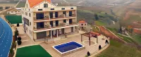 Zahle Hills Hotel Hoteles cerca de Point center