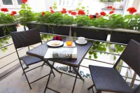 The Queen Luxury Apartments - Villa Cortina - Condos