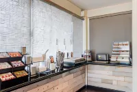 Days Inn & Suites by Wyndham Lodi - 2-Star