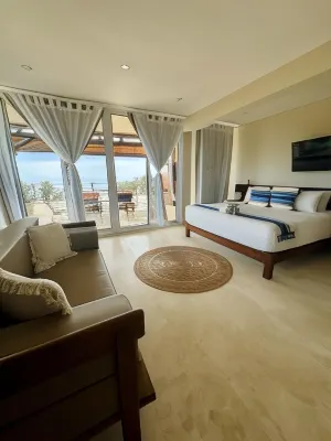 Noah Beach Hotel & Suites