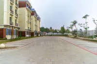 RedLiving Apartemen Eco Home - Wieg's Room Tower B Yashinoki Hôtels à : Sindang Jaya
