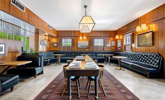 The Starlight Motor Inn