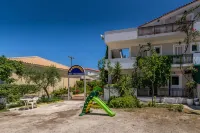 Thetis Hotels in Katastari