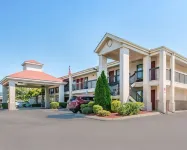 Econo Lodge Inn & Suites Hotels in Murfreesboro