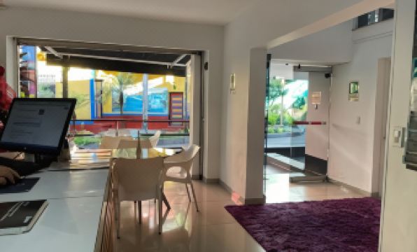 Hostal Lleras Calle 8