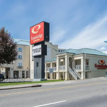 Econo Lodge Inn & Suites University