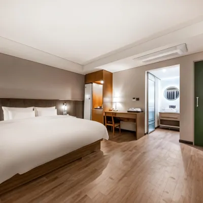 Hotel the Hill Hotels near Gwangju Stadium