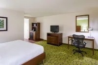Hilton Garden Inn Edison/Raritan Center Hotels near Edison Memorial Tower Corporation
