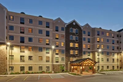 Staybridge Suites Buffalo Отели рядом с достопримечательностью «Водопад вечного огня»