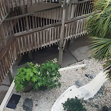 Ocean Front Condo Just Steps to the Beach - Maximum Stay - 6 Nights.