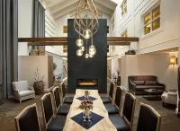Deerhurst Resort Hotels in Huntsville