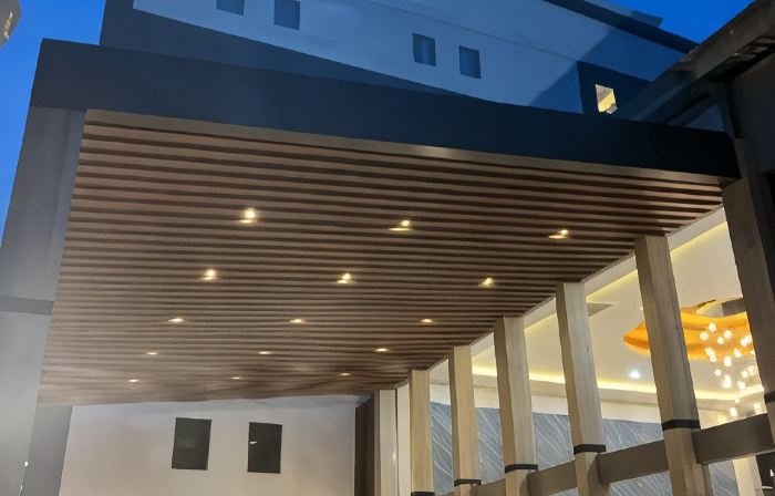 LYNN Hotel Tuban