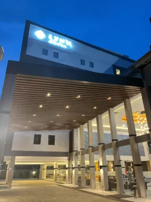 LYNN Hotel Tuban