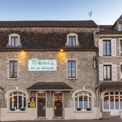 Logis Hotel de La Cloche Hotels near Beaune Train Station