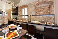 Jupiter Luxury Hotel - breakfast