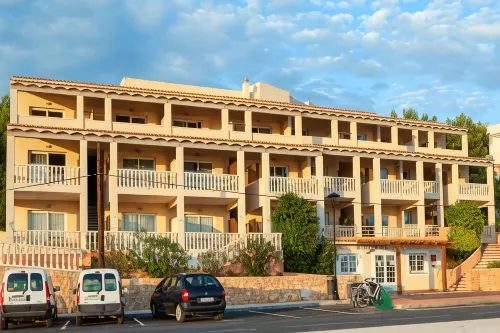Apartamentos Paya II Hotels in Es Pujols
