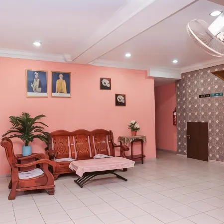 Tiara Hotel