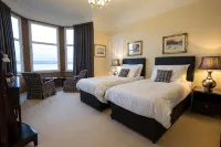 The Cedars Guest House - parking