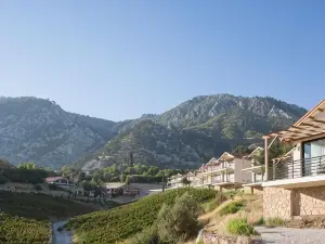 Gillham Vineyard Hotel