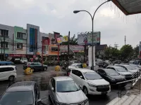 Cinere Inn & Residence - parking