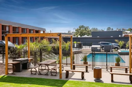 Mid City Motel Warrnambool Отели рядом с достопримечательностью «Logans Beach»