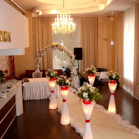 Manhattan Hotel & Restaurant