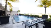 The Square Surabaya Hotel - Pools