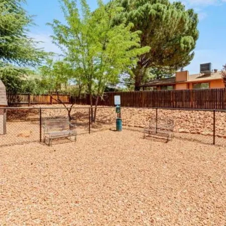 Charming Red Rock Poolside Condo with WiFi, AC in superb Sedona