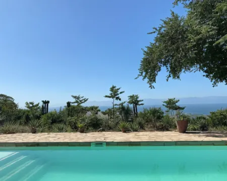 Kikonko Lodge Hotels in Bugahya