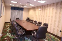 Holiday Inn Express & Suites Pratt Hotels in Township 12