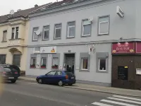 Pension Lizzi Hotels in Wiener Neudorf