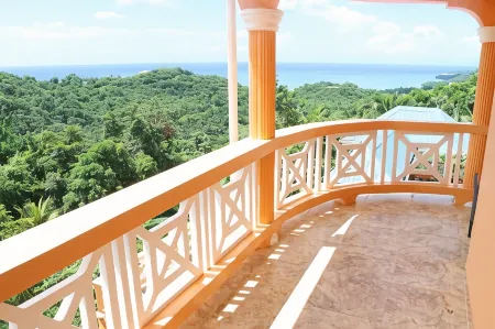 Union Hilltop Paradise Villas Отели рядом с достопримечательностью «Университет Саутерн Карибы в Сейнт Лусия Кампус»