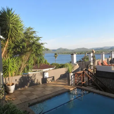 Galagos Lodge Hotel dekat Lion Park