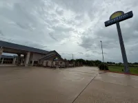 Days Inn by Wyndham Navasota Hotel dekat Brule Stadium