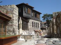 Menada Green Hills Apartments