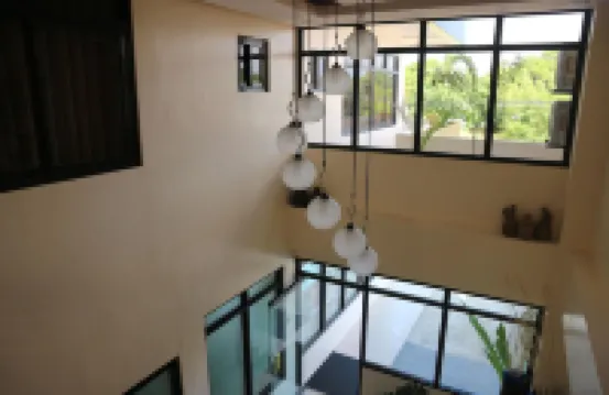 拉特里尼達旅館