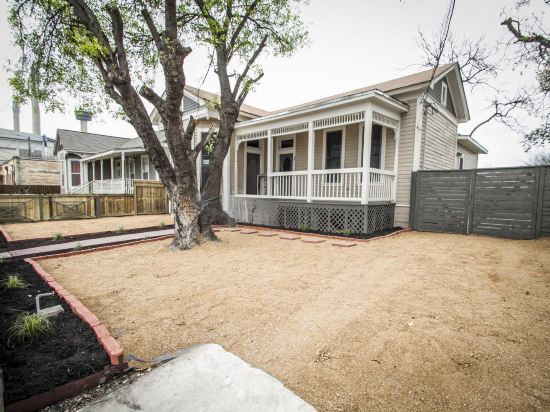 Wyoming St Restored Historic 2Br/1BA Downtown