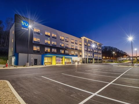 Tru by Hilton West Bristol TN