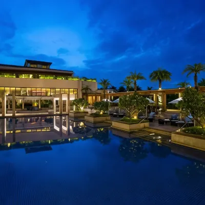 Novotel Hyderabad Airport Hotels in der Nähe von Paigah Gräber