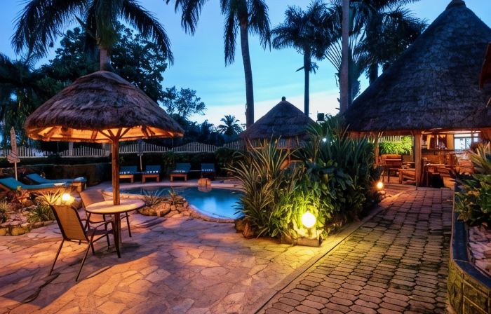2 Friends Beach Hotel