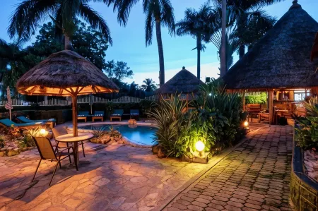 2 Friends Beach Hotel Отели в г. Энтеббе