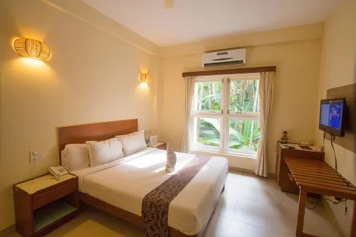 Cocohut Resort Hotel a Srivardhan