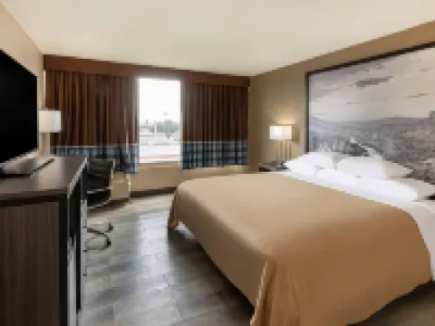 Super 8 by Wyndham Laredo Hotels in Laredo