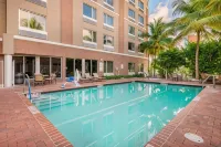 Cambria Hotel Ft Lauderdale, Airport South & Cruise Port - Swimmingpools