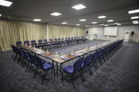 홀리데이 인 익스프레스 마니사-웨스트