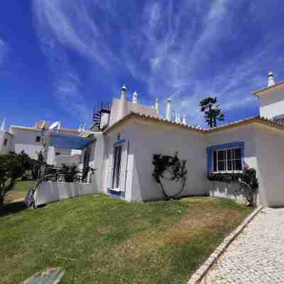Magnificent Golf Village Cottage, fully equipped, Wifi, large outdoor swimming pool Hotel Exterior