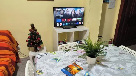 Three-room apartment with 2 bathrooms for couples or families Отели рядом с достопримечательностью «Этналенд»